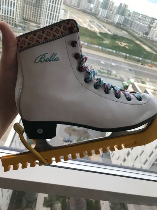 белые коньки детские