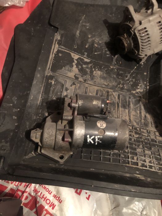 Продам запчасти на мазду кседокс 6