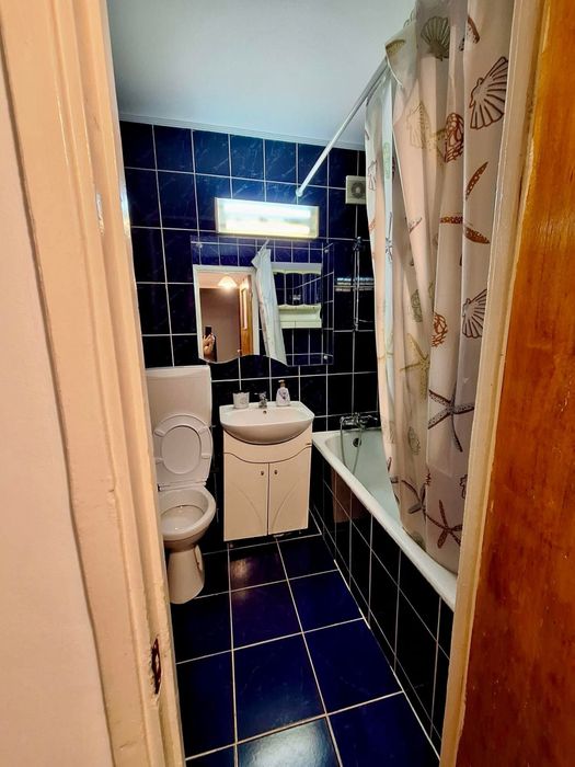 Inchiriere apartament cu 3 camere sector 4