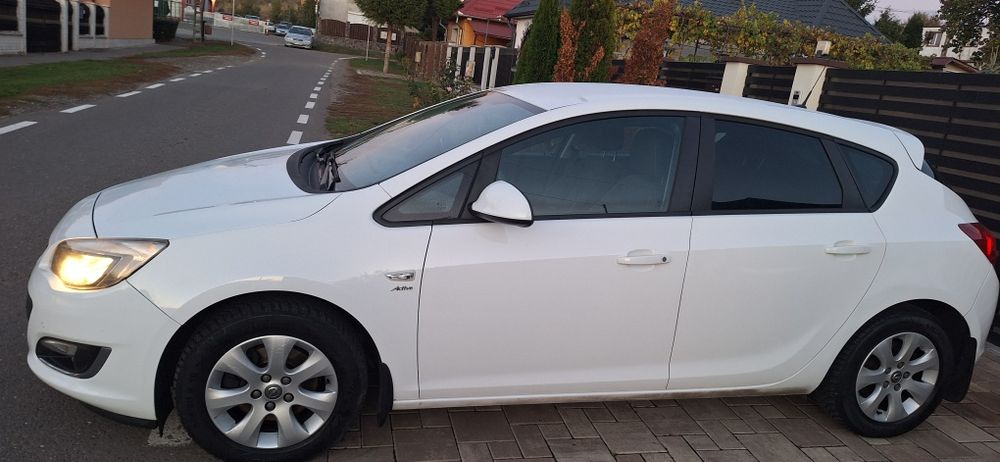 OPEL Astra 2013 — imagine 4