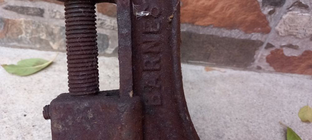 Dispozitiv tăiat teava rotunda vintige  tăietor teava