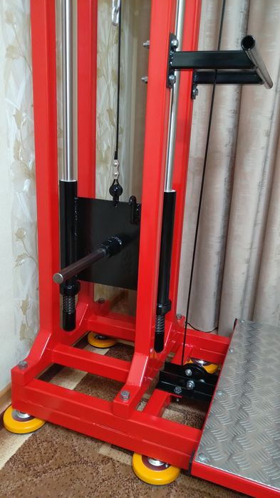 Тренажер для ног. Тренажер для приседаний.