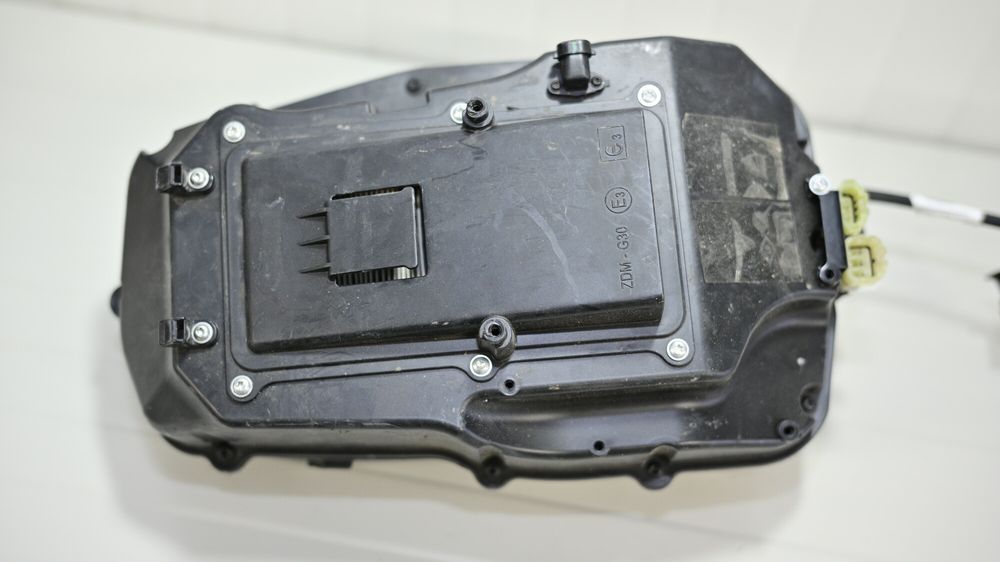 Ducati Monster 937 2021 2025 Carcasa filtru de aer completa cu rampa