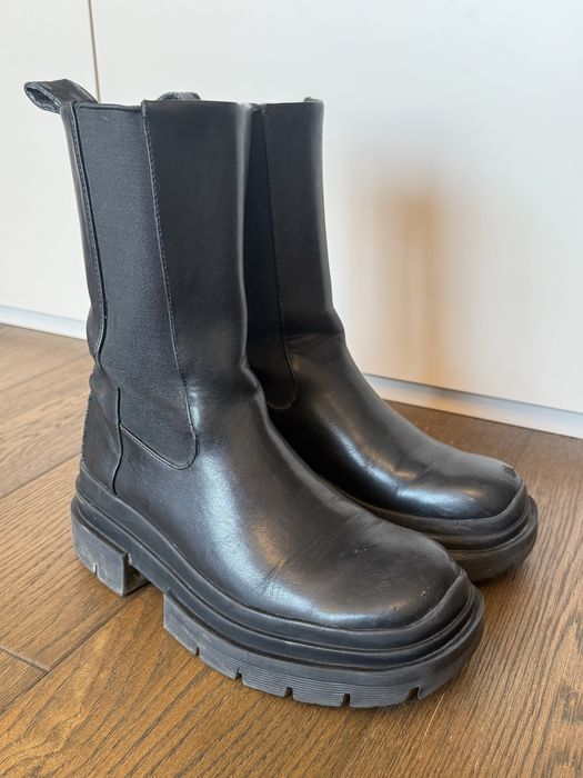 Кожени ботуши Zara