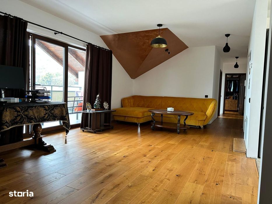 Vand apartament 4 camere + terasa generoasa