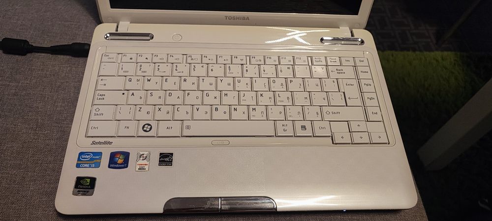 Лаптоп Toshiba satellite L735 - 138