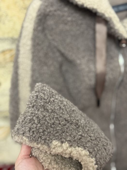 Продается стильная двухсторонняя дубленка