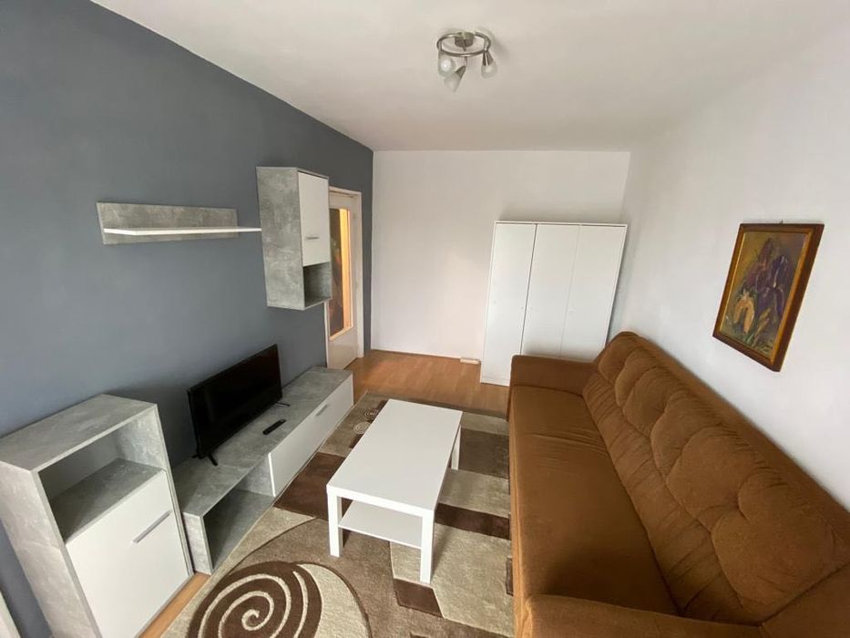 Închiriez garsoniera zona 300 Micalaca