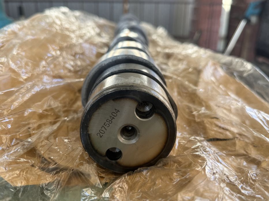 Продам распредвал на Volvo D13.