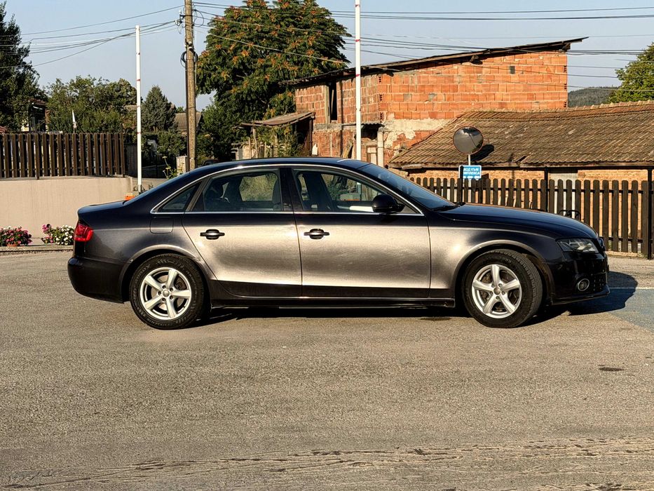 Продавам Ауди А4 2.0 TDI седан в добро състояние