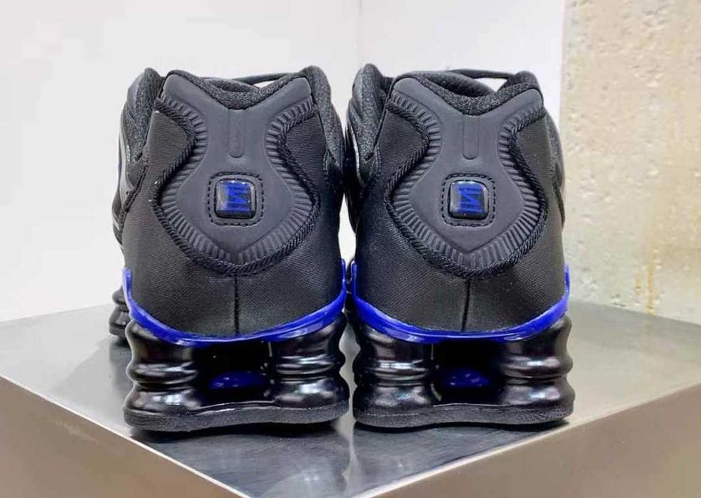 Продавам нови мъжки маратонки с кутия Nike Shox TL Black Royal Blue