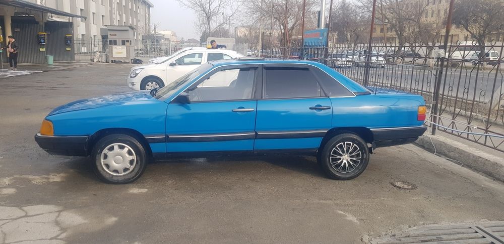 Продам Ауди100с3  в хорошим состояние