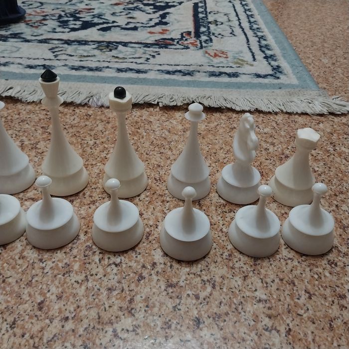 Продам шахматные фигуры