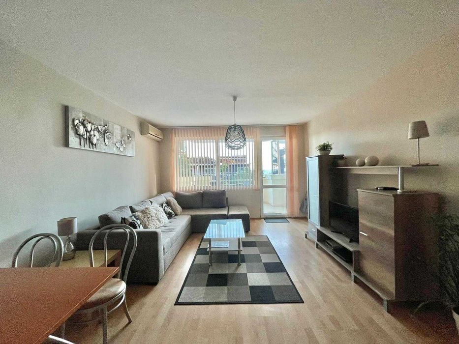 Предлагаме тристаен апартамент в Свети Влас с морска гледка!