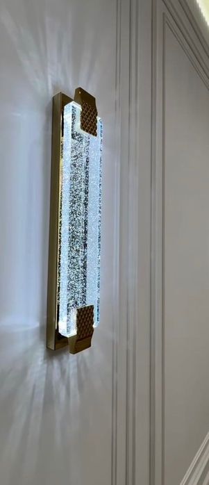 Продам новое настенное красивое БРА.