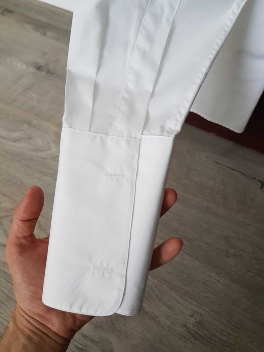 Vand 1 camasa Massini de eveniment