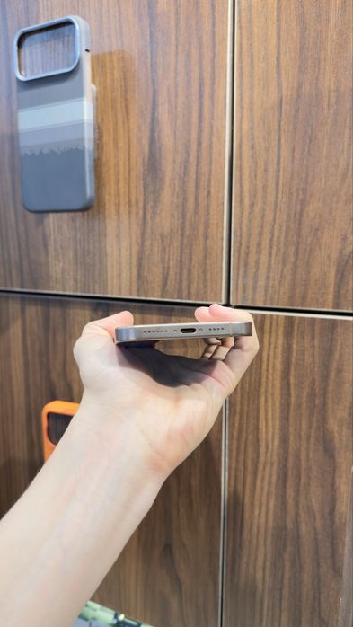 iphone 16 pro max naxtka