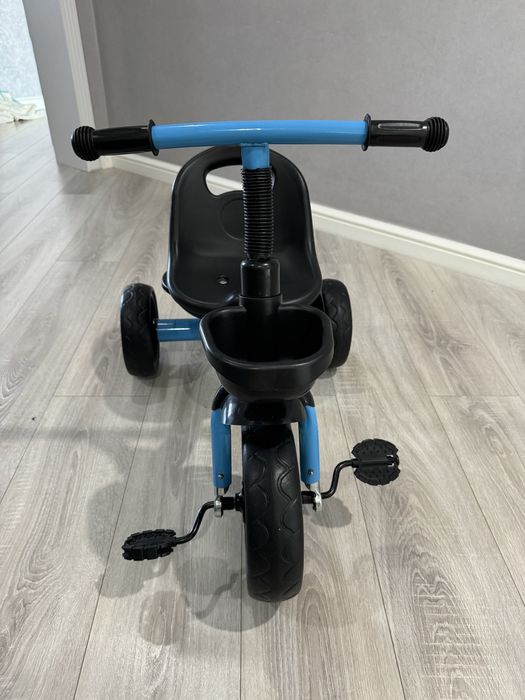 Трехколесный велосипед