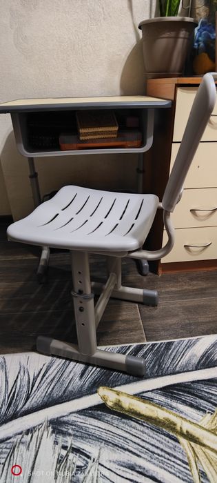 Стол и стул (парта) набор