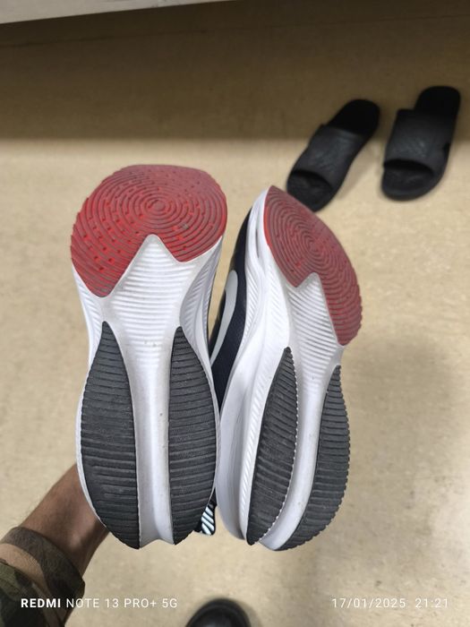 Nike krasofka sotiladi