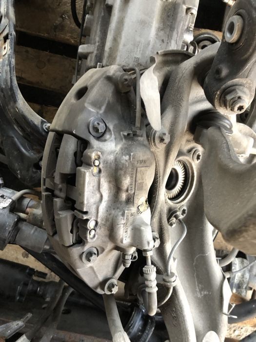 Port fuzeta dreapta si stânga rulment brat brate etrier bmw g12 g11 730xd Xdrive