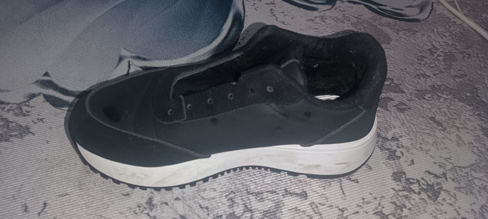 Кроссовки женские