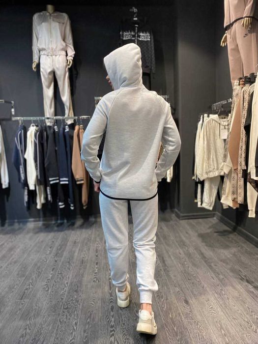 Унисекс екипи различни размери