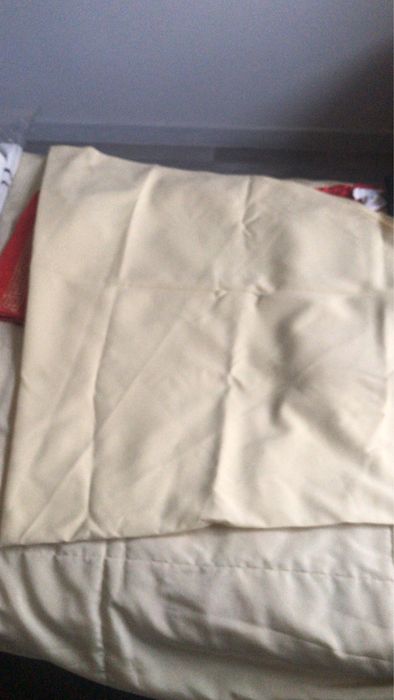 Скатерть бежевая, диаметром 160 см. Германия