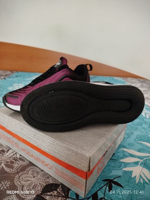 Продавам чисто нови маратонки NIKE AIR MAX