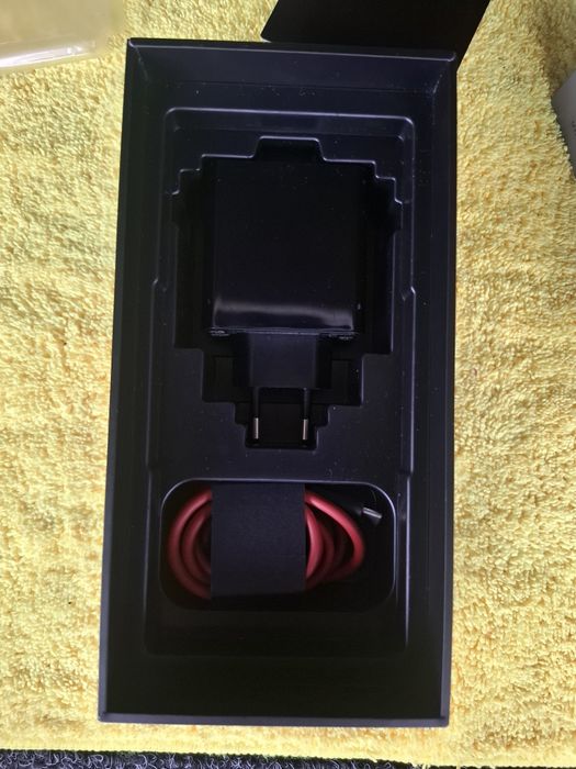 Vând/Schimb Redmagic 10 Pro 5g 256g ca Nou Dual Sim Fulbox Liber