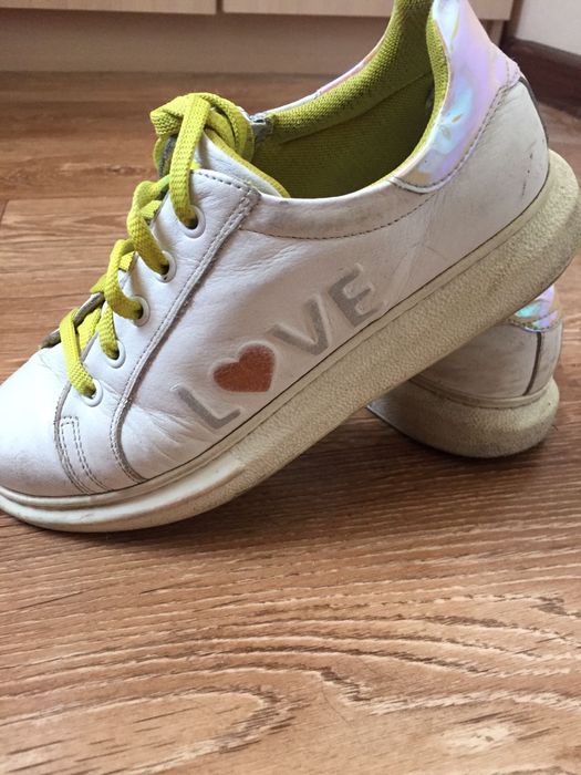 Детские кроссовки для девочек