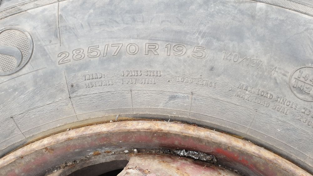 Джанти с гуми 285 70 19.5 семперит