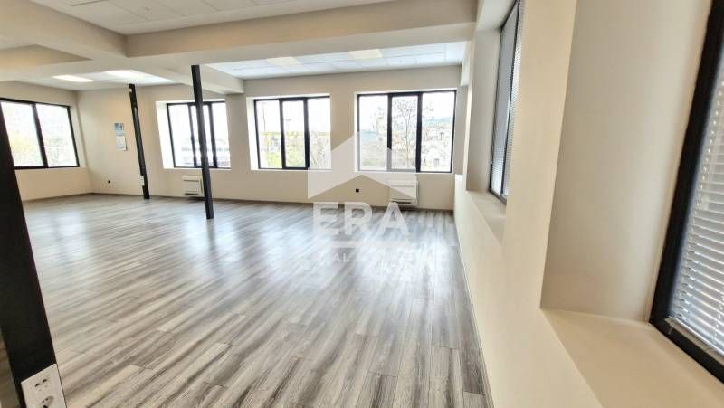 Дава се под наем Офис в Варна, Победа - 126 кв.м за 1060 € - Снимка #1