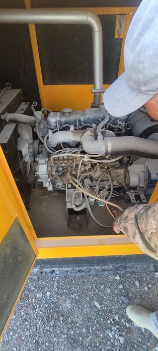 Дизель-генератор сотилади