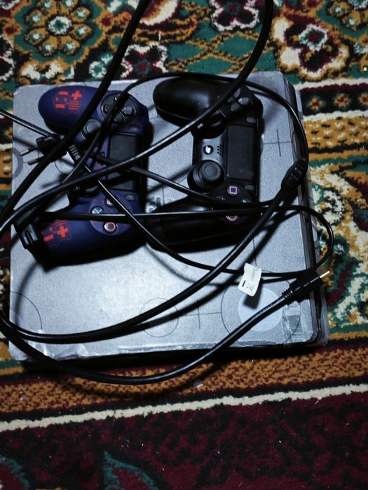 Playstation 4 slim 1 tb