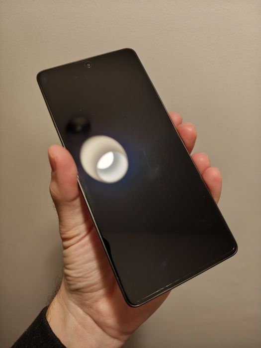 Vând Xiaomi Poco M6 Pro 256gb!