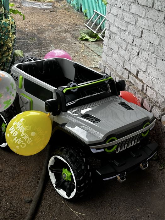 Продам детскую машинку