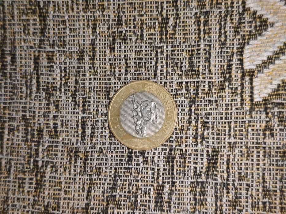 Продам юбилейную монетку