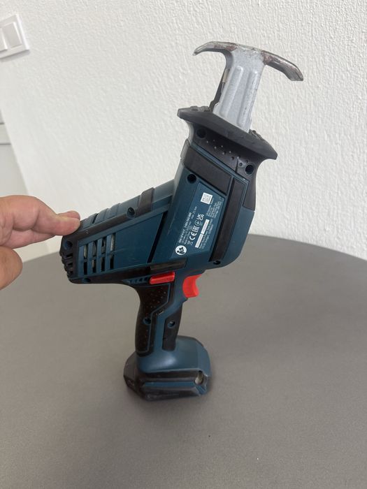 Акумулаторен саблен трион Bosch Professional GSA 18 V-LI C (Само тяло)