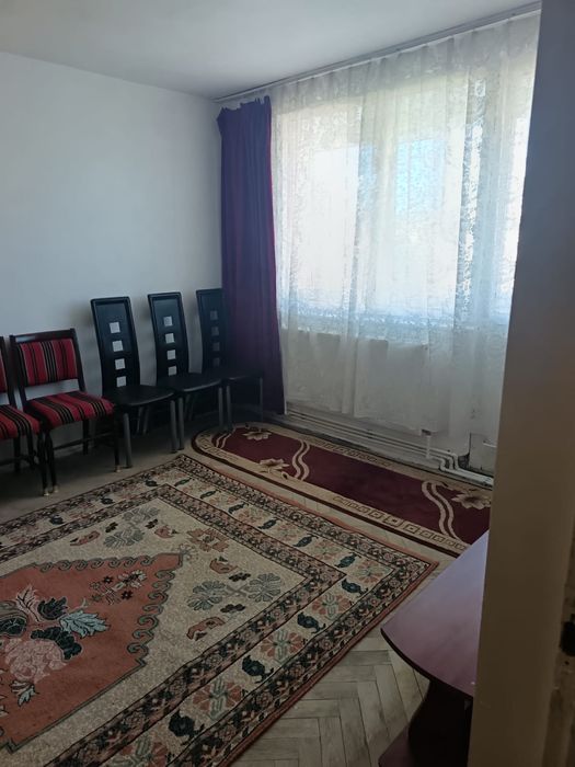Ap 2 camere pe Bulevardul Mihai Viteazul blocul D5 etaj 6