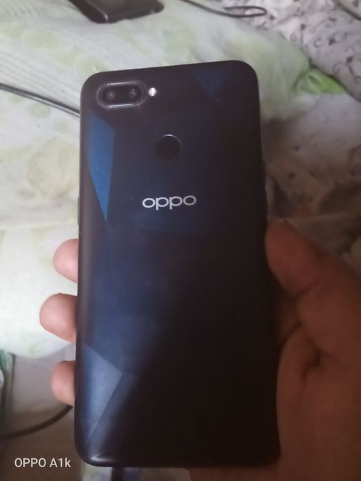 Продам телефоны  oppo а12 и Самсунг Галакси а01