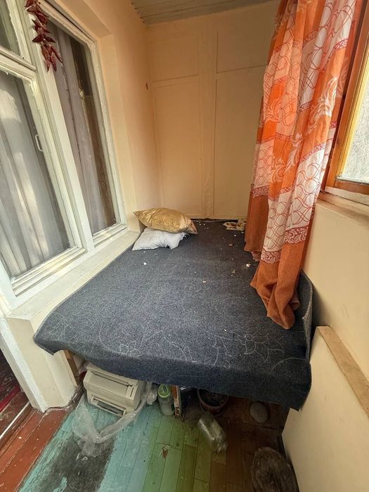 Срочно Продам квартиру Чиланзар квартал 20  2/4/4