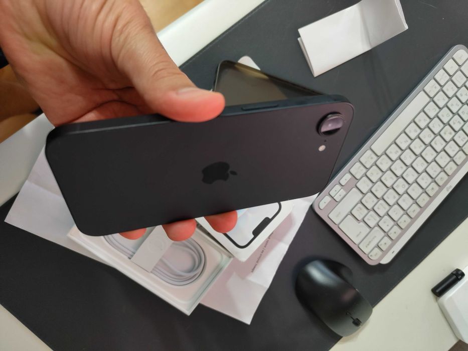 iPhone 16E 128Gb Black iOS18 батарея 100%