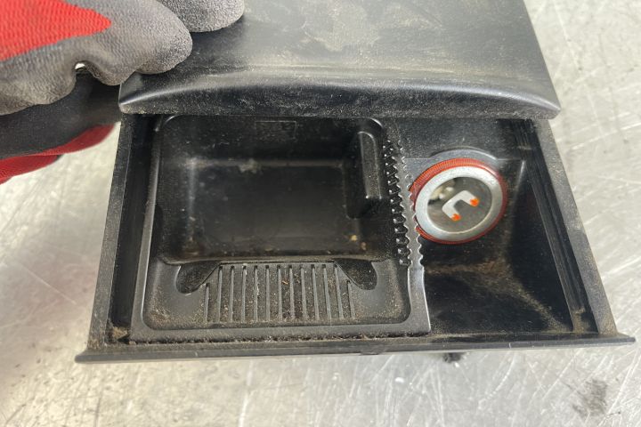 Scrumiera fata 1J0857961G / 1J0 857 961 G Volkswagen VW Golf a 4-a ge