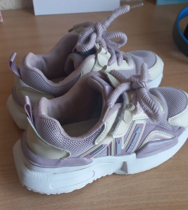 Кроссовки 35 размер