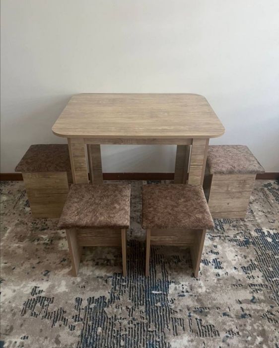Стол для дома пуфик+4