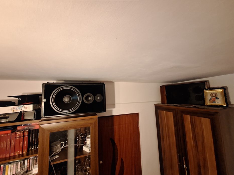Boxe Canton Karat 980 cap de serie 140 watts  bass de 32 cm
