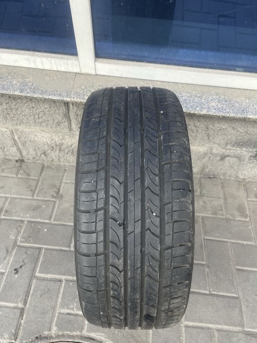 215 45 R17 1шт roadstone