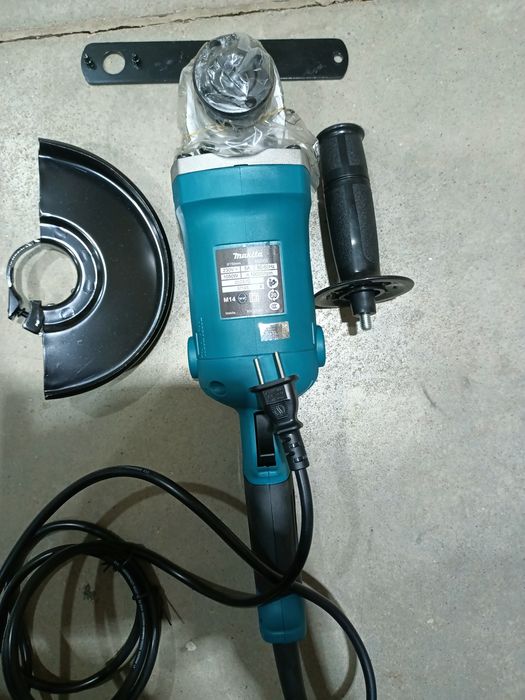 Болгарка Makita УШМ