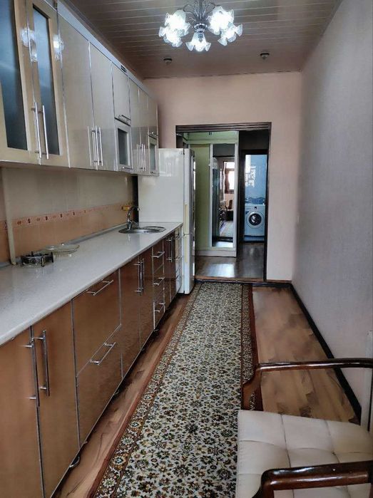 Продам 2-х комнатную в Мирзо-Улугбекском районе 2/4/4. метро Горького